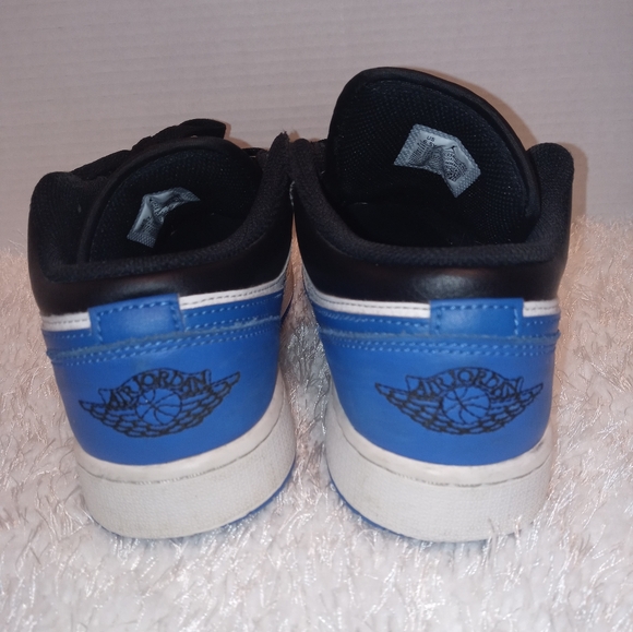 Jordan 1 Low - Picture 4 of 9